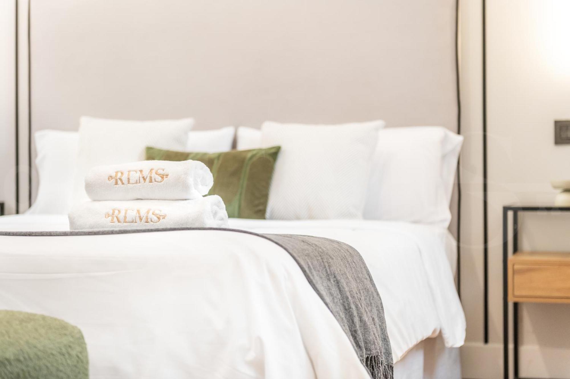 Apartamento With Picasso Vibes By Rems